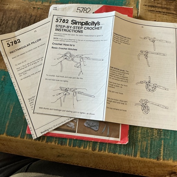 3 Pillow Pattern, Never Cut! McCalls 7717 & Simplicity 5019 & 5782. - Picture 7 of 8